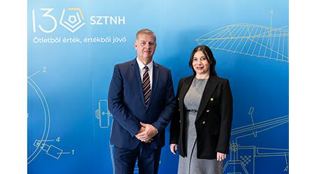 Fotografija s obilježavanja 130 godina Mađarskog ureda